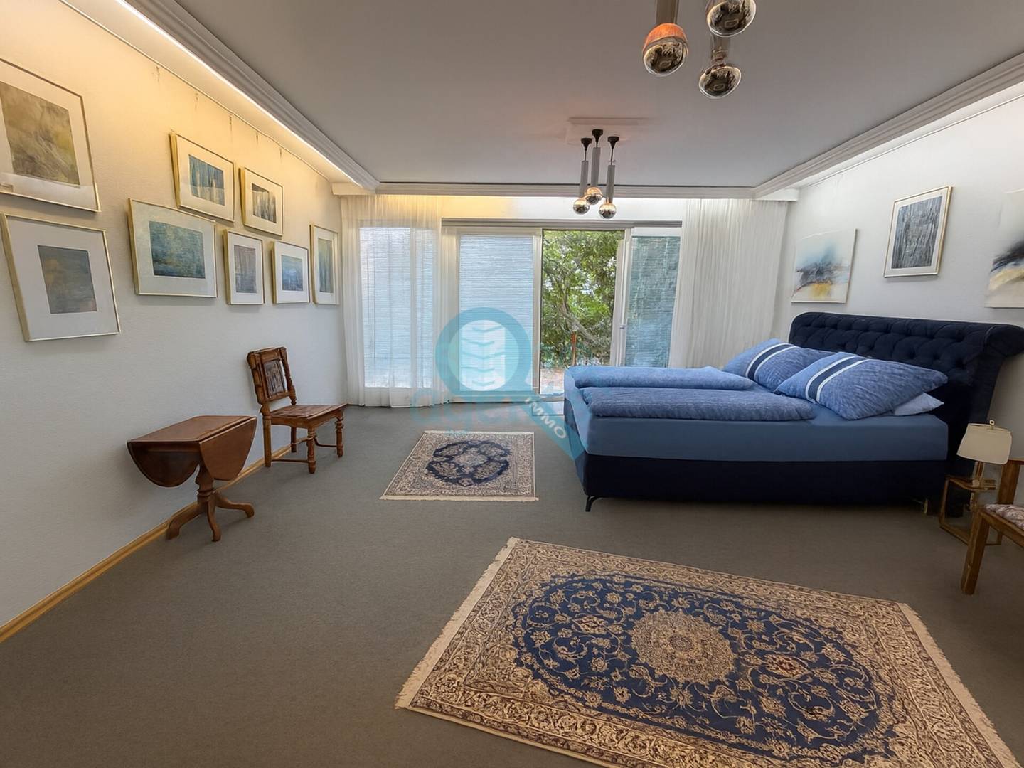 Spacious Wohnung with garden pool and double garage