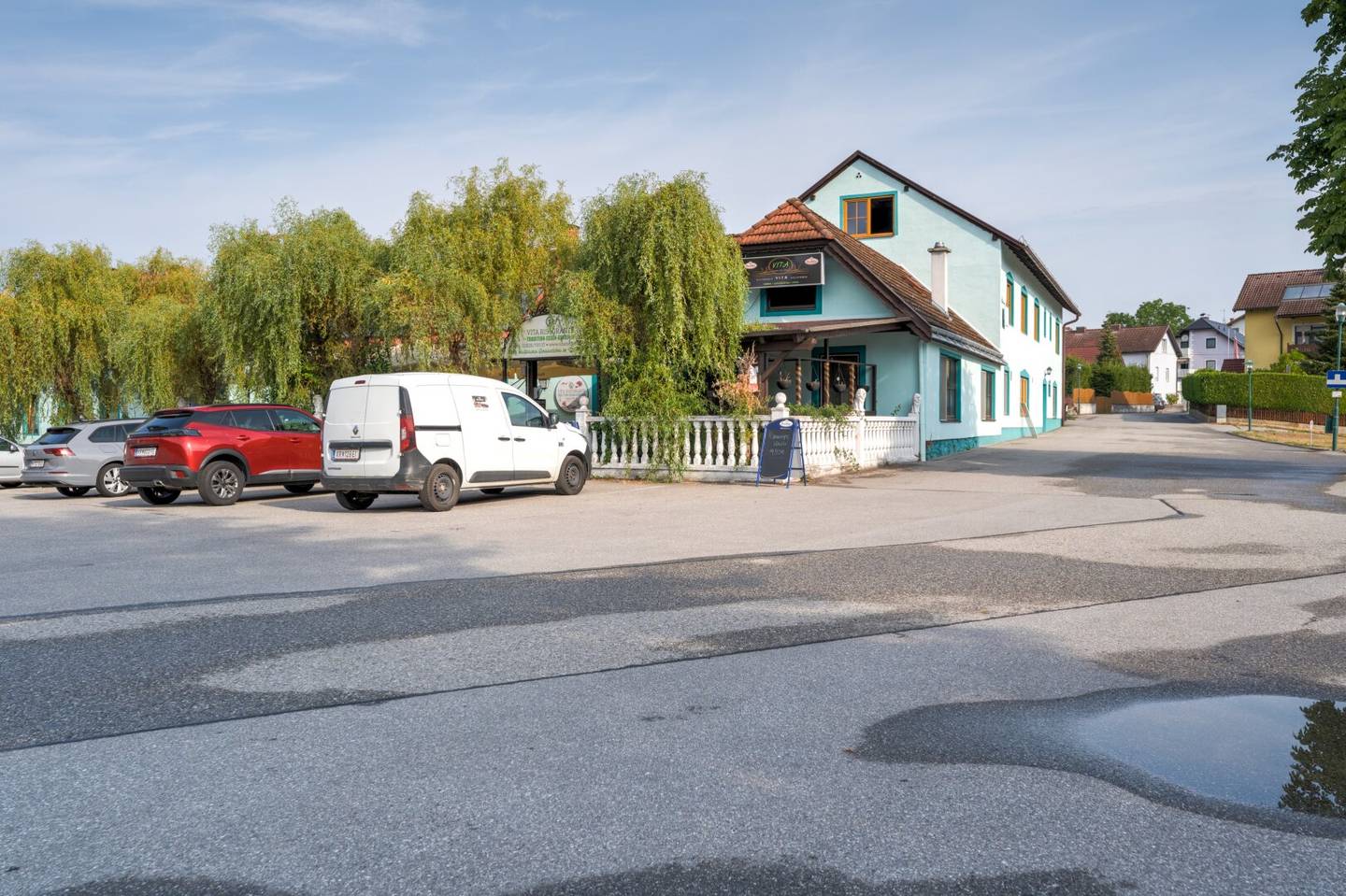 Versatile commercial property Gastronomy, Accommodation, Residential areas