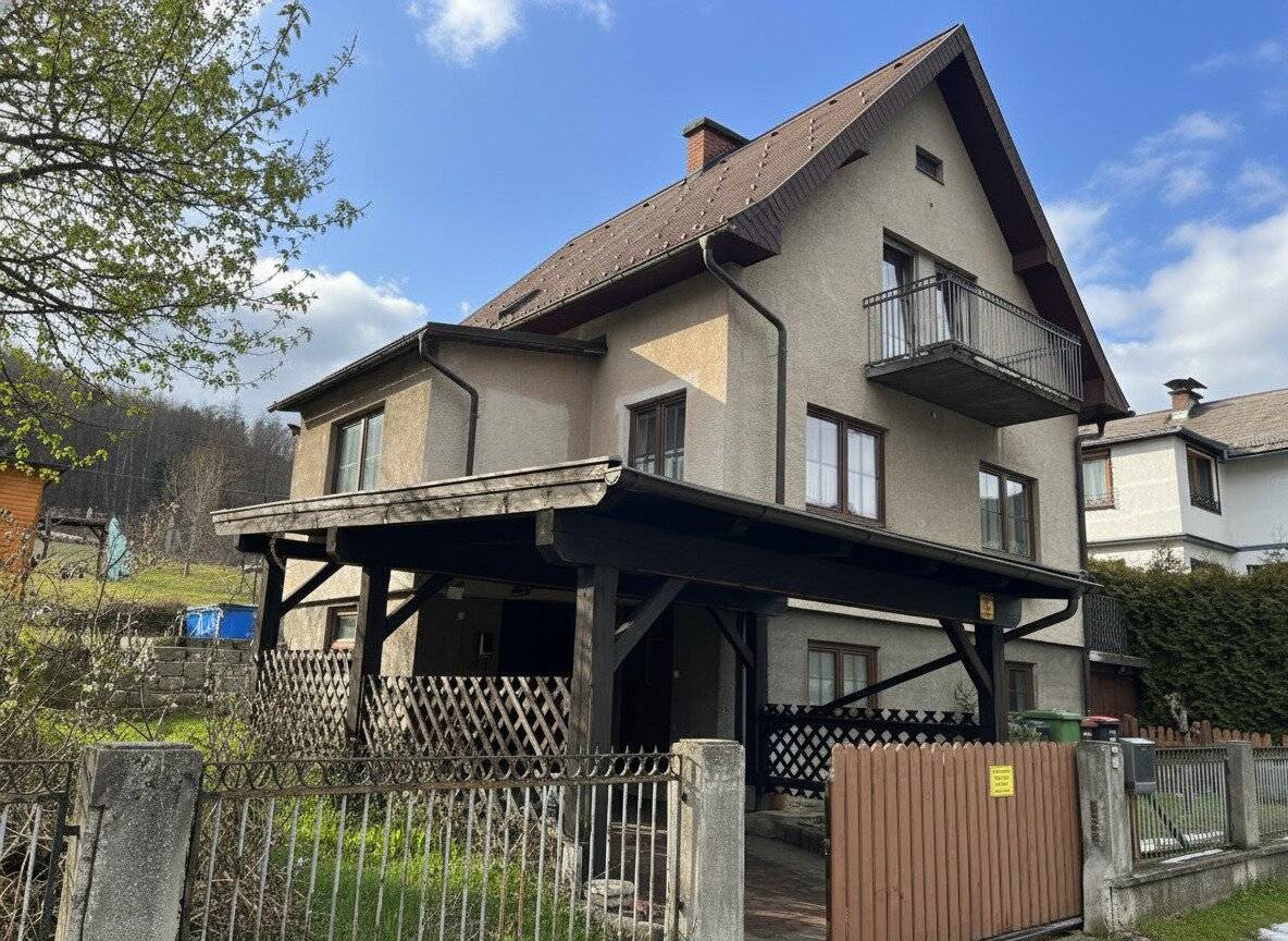 Single-family house with dream view in top location of Payerbach
