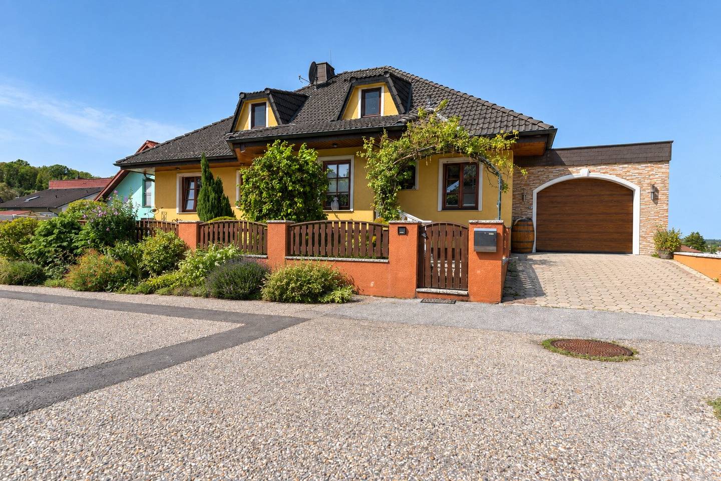 ALL INCLUSIVE - Viel Platz, Swimming Pool, Ruhelage und vieles mehr! - Traumhaus in Enzersdorf an der Fischa