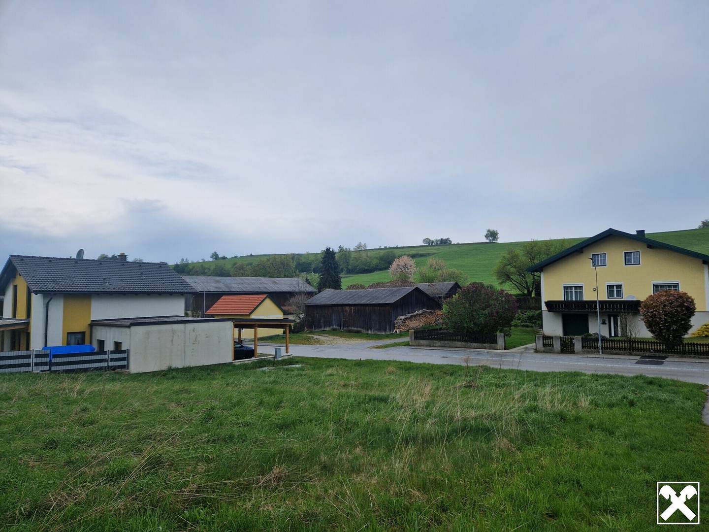 AUSSERGEWÖHNLICHES BAUGRUNDSTÜCK IN MAIGEN MIT HERRLICHEM AUS- UND FERNBLICK IN TOLLER, RUHIGER, ERHÖHTER WOHNLAGE