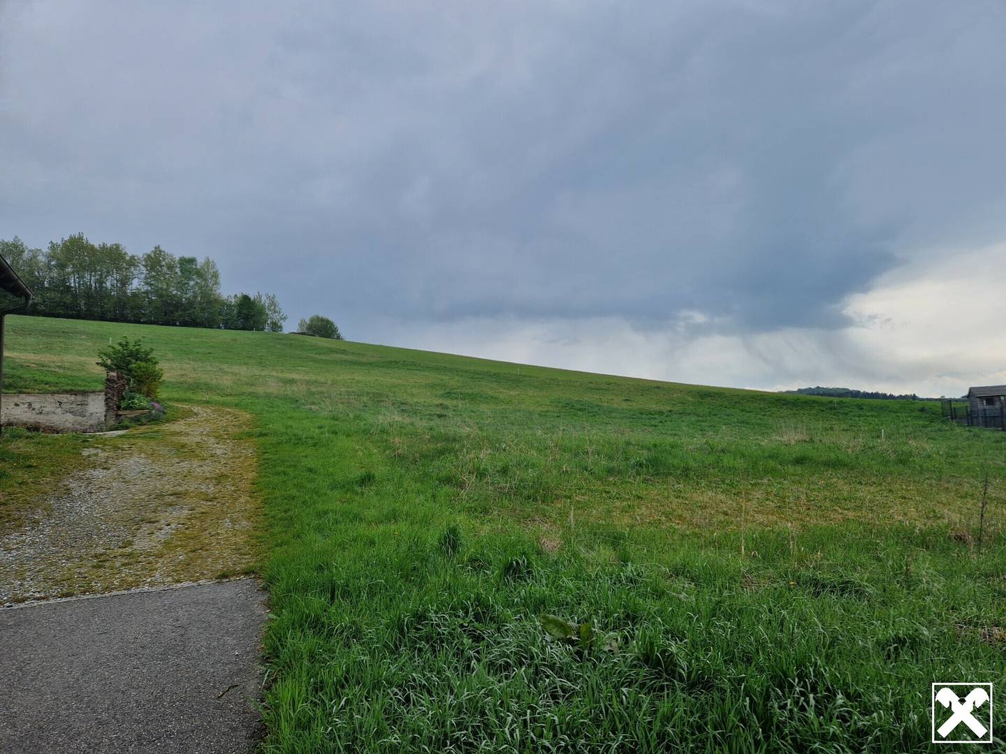 AUSSERGEWÖHNLICHES BAUGRUNDSTÜCK IN MAIGEN MIT HERRLICHEM AUS- UND FERNBLICK IN TOLLER, RUHIGER, ERHÖHTER WOHNLAGE