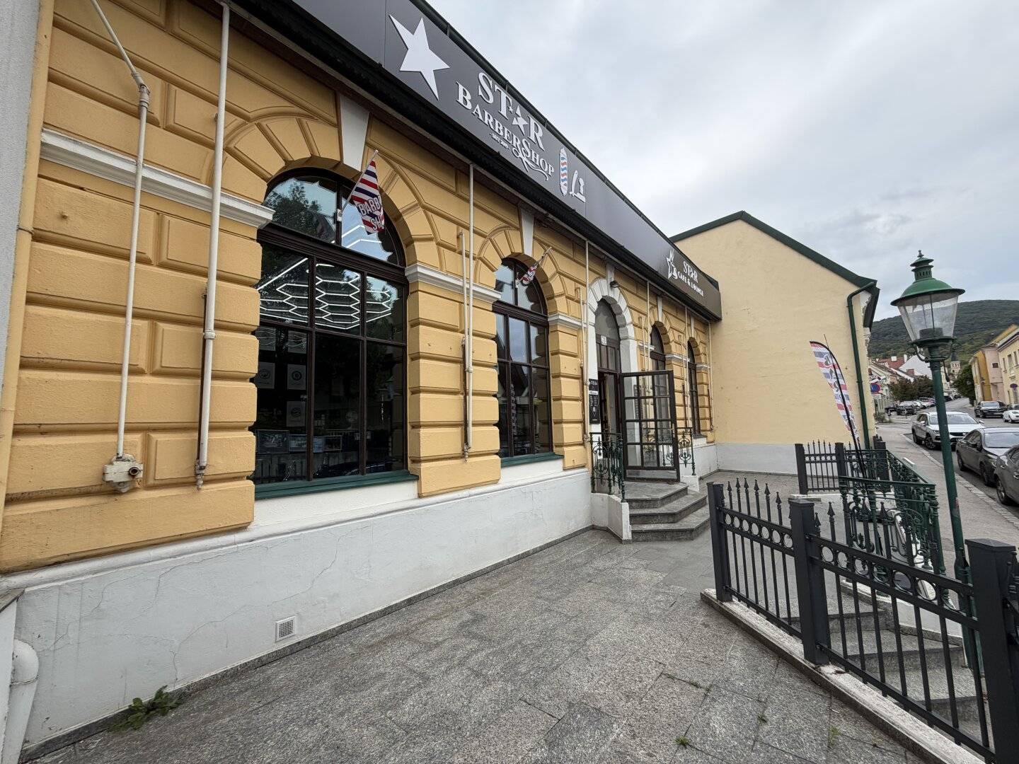 Detached house with 2 commercial premises at a price in 2352 Gumpoldskirchen for rent