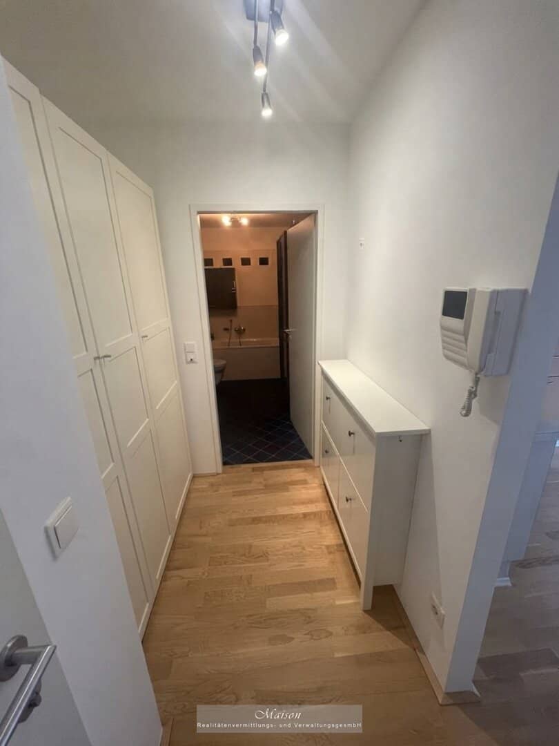 INVESTOR HIT - VACANT 2-ROOM APARTMENT WITH GARDEN TERRACE AND GARAGE IN QUIET COURTYARD LOCATION