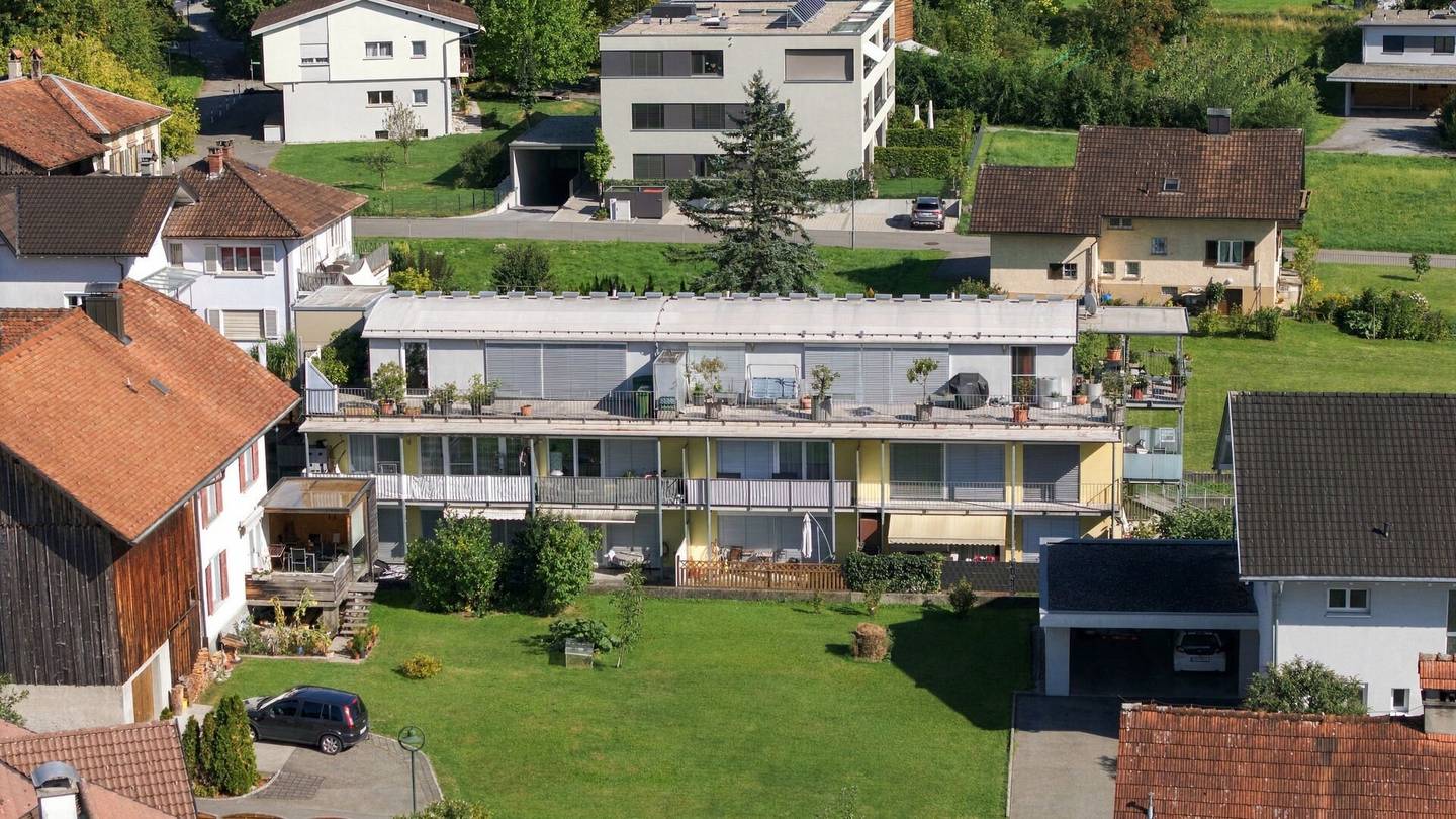 Well-maintained 4-room apartment with 2 balconies in Weiler