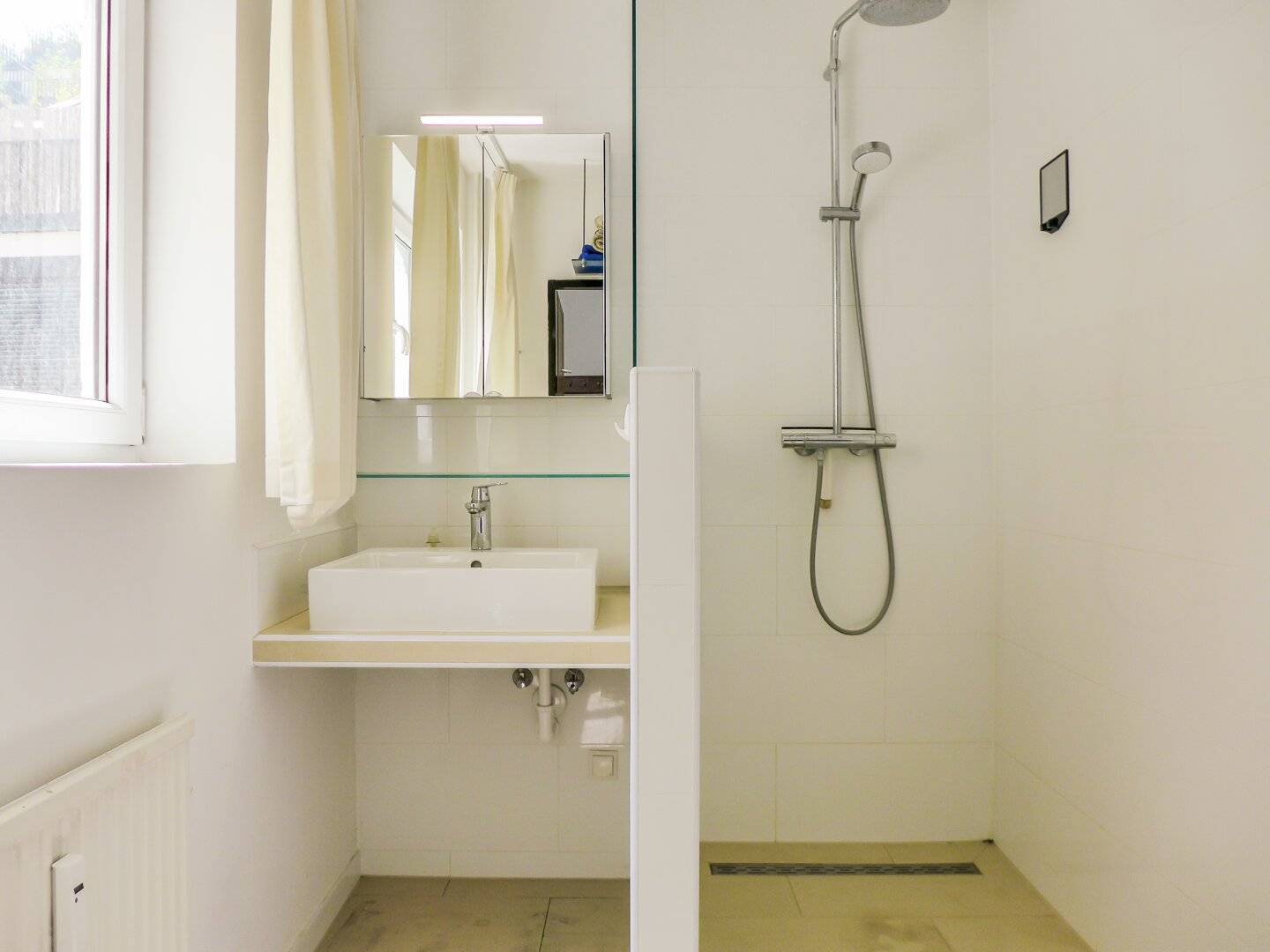 Modern 2 room apartment in 1080 Vienna - Bright 2-room apartment with optional garage parking space