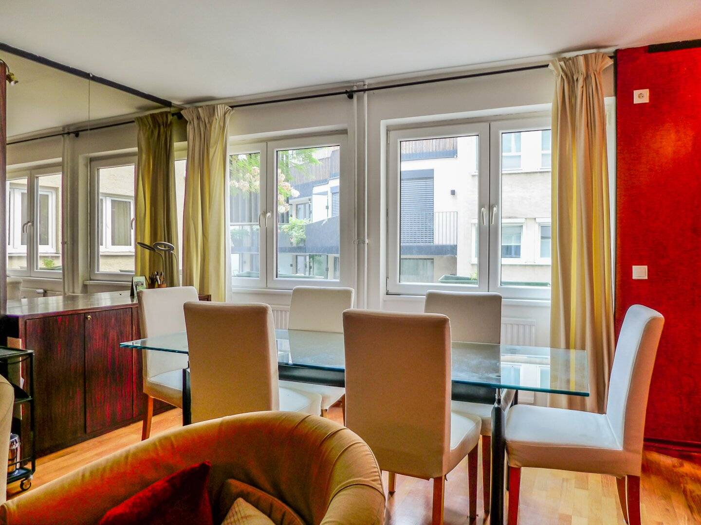 Modern 2 room apartment in 1080 Vienna - Bright 2-room apartment with optional garage parking space