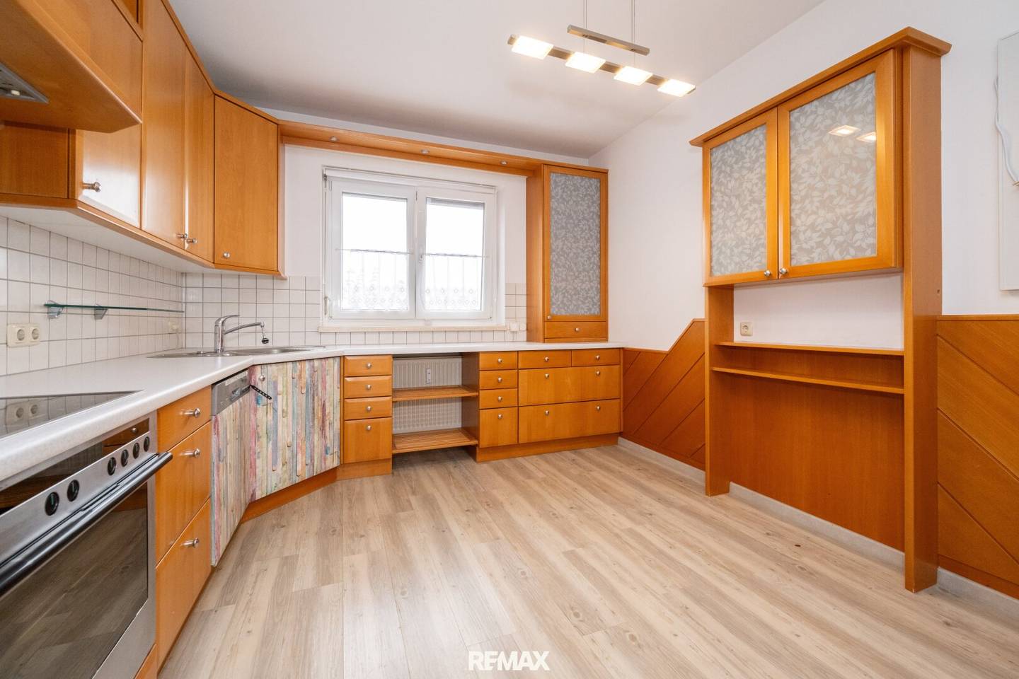 DIETACH | Well-kept 3-room apartment with loggia and underground parking space!