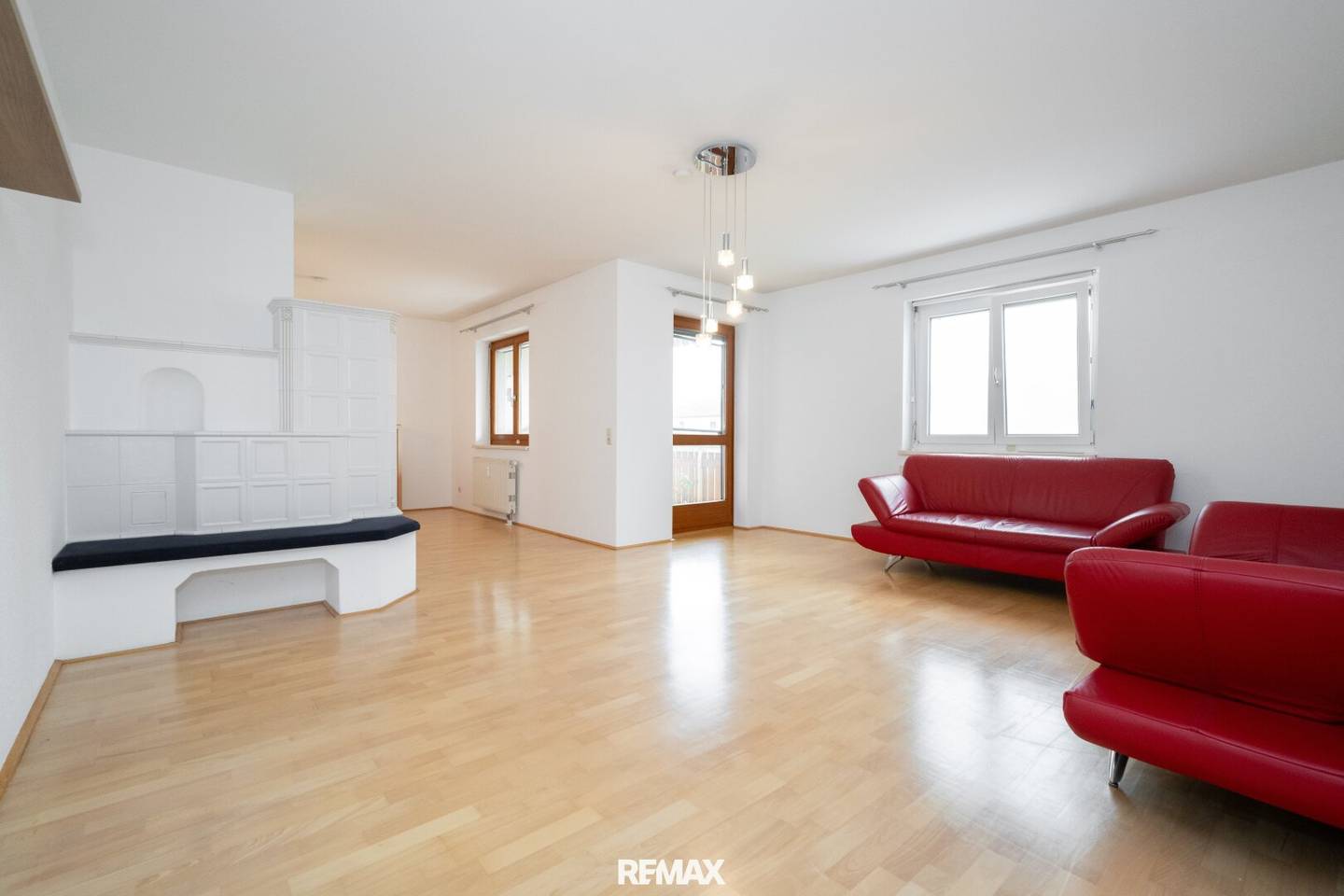 DIETACH | Well-kept 3-room apartment with loggia and underground parking space!