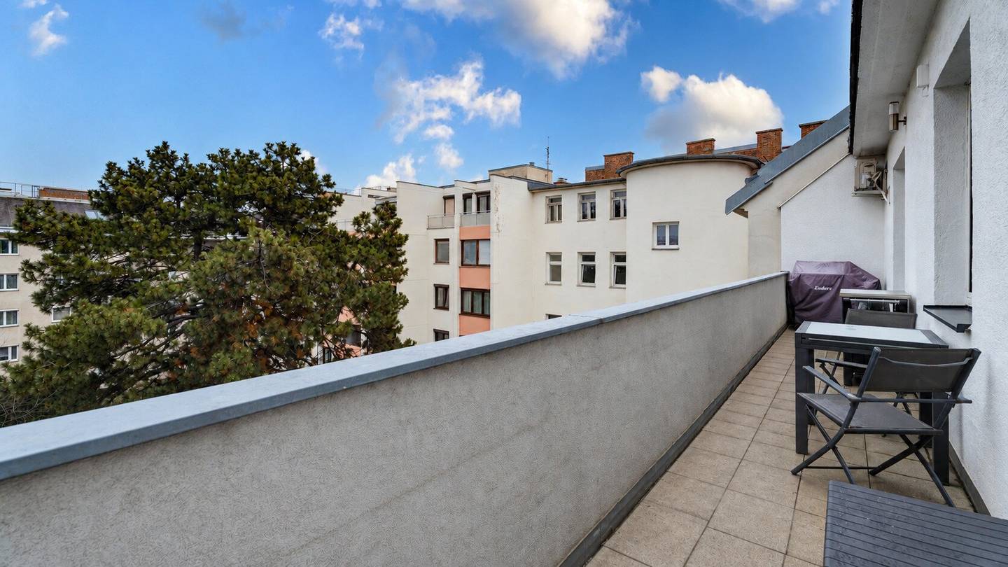 NEW PRICE ! Well laid-out 2.5-room apartment in 1210 Vienna Balcony