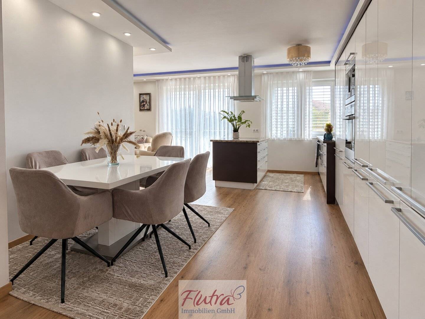 Nearly new 3-room condominium in Eferding with terrace, garage and parking space