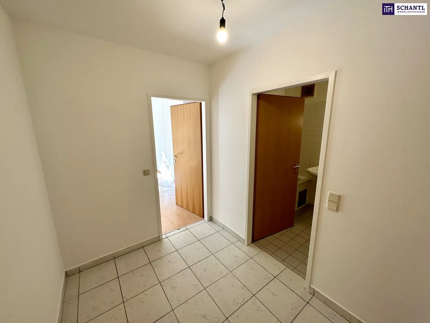 Cool 2-room apartment in a quiet location with excellent transport connections View now