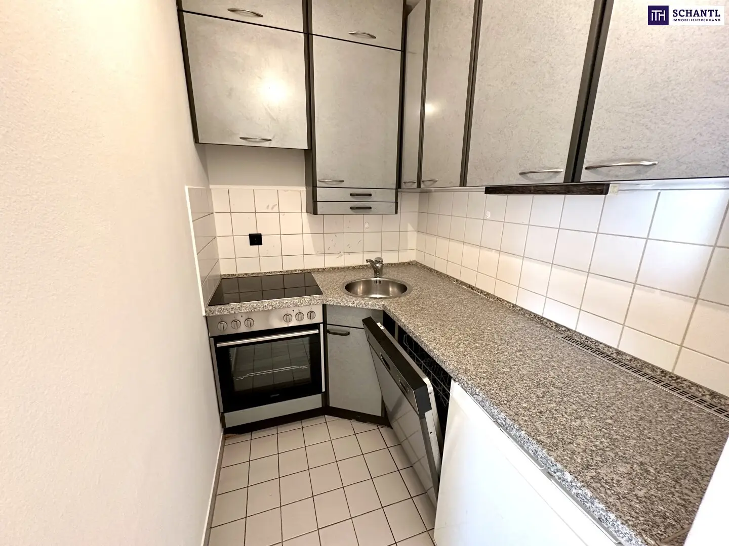 Cool 2-room apartment in a quiet location with excellent transport connections View now