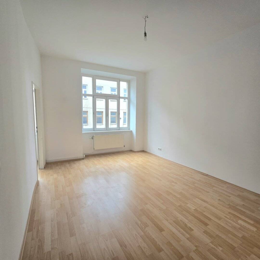 Great cozy 2 room apartment directly at the U1 LANDGUT