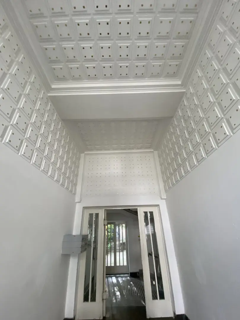 Renovated 4-room period office in an Art Nouveau villa near the U-Bahn