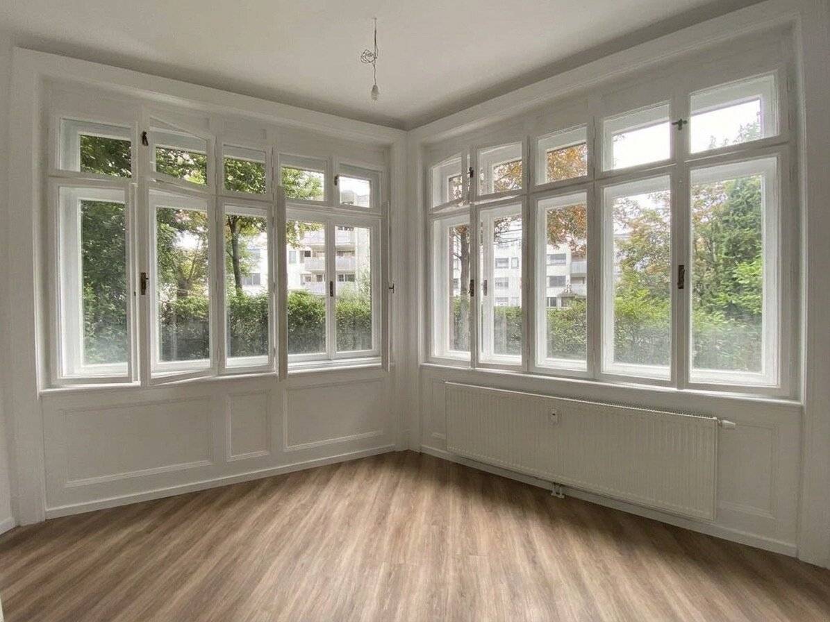 Art Nouveau villa in Cottage 4-room old building apartment near U-Bahn