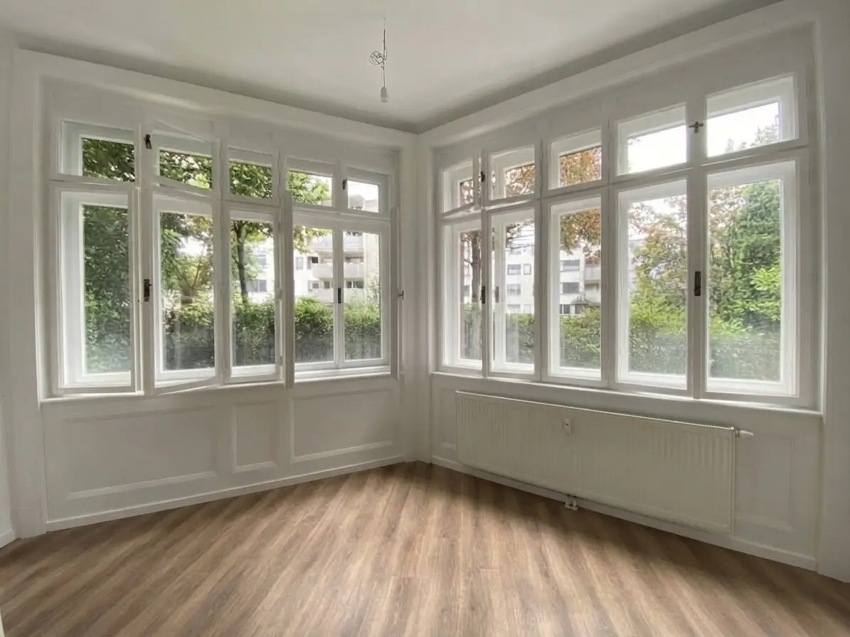 Art Nouveau villa in Cottage 4-room old building apartment near U-Bahn