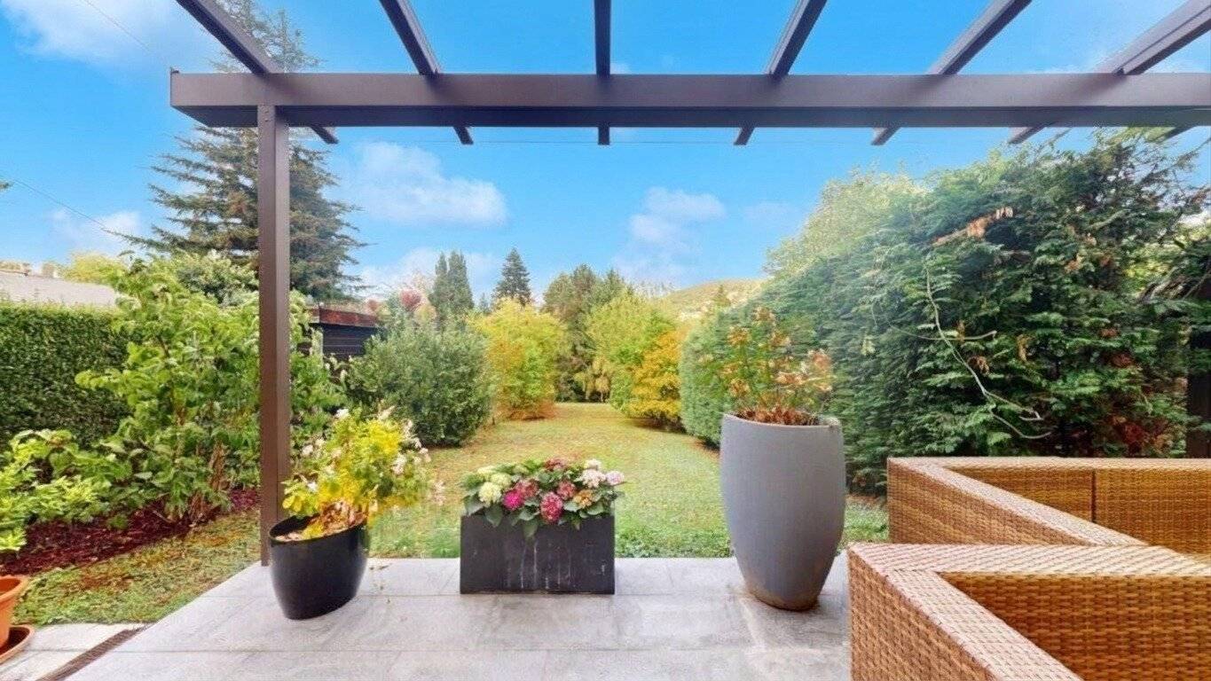 Familienhaus mit offenem Kamin, Garten und außergewöhnlich viel Stauraum