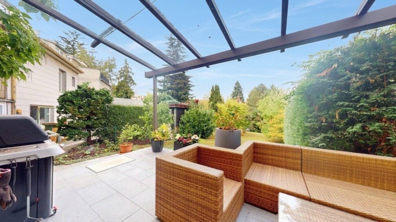 Familienhaus mit offenem Kamin, Garten und außergewöhnlich viel Stauraum