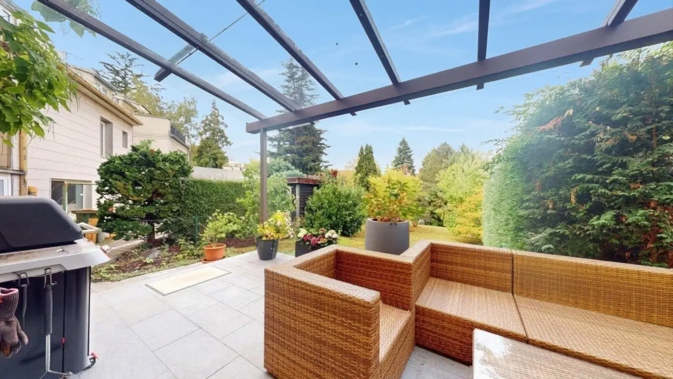 Familienhaus mit offenem Kamin, Garten und außergewöhnlich viel Stauraum