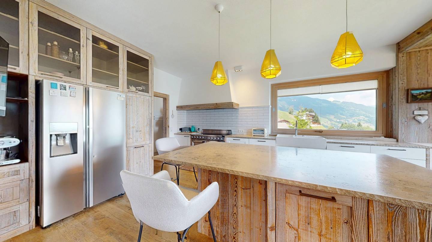 Bright apartment with sauna and panoramic alpine view