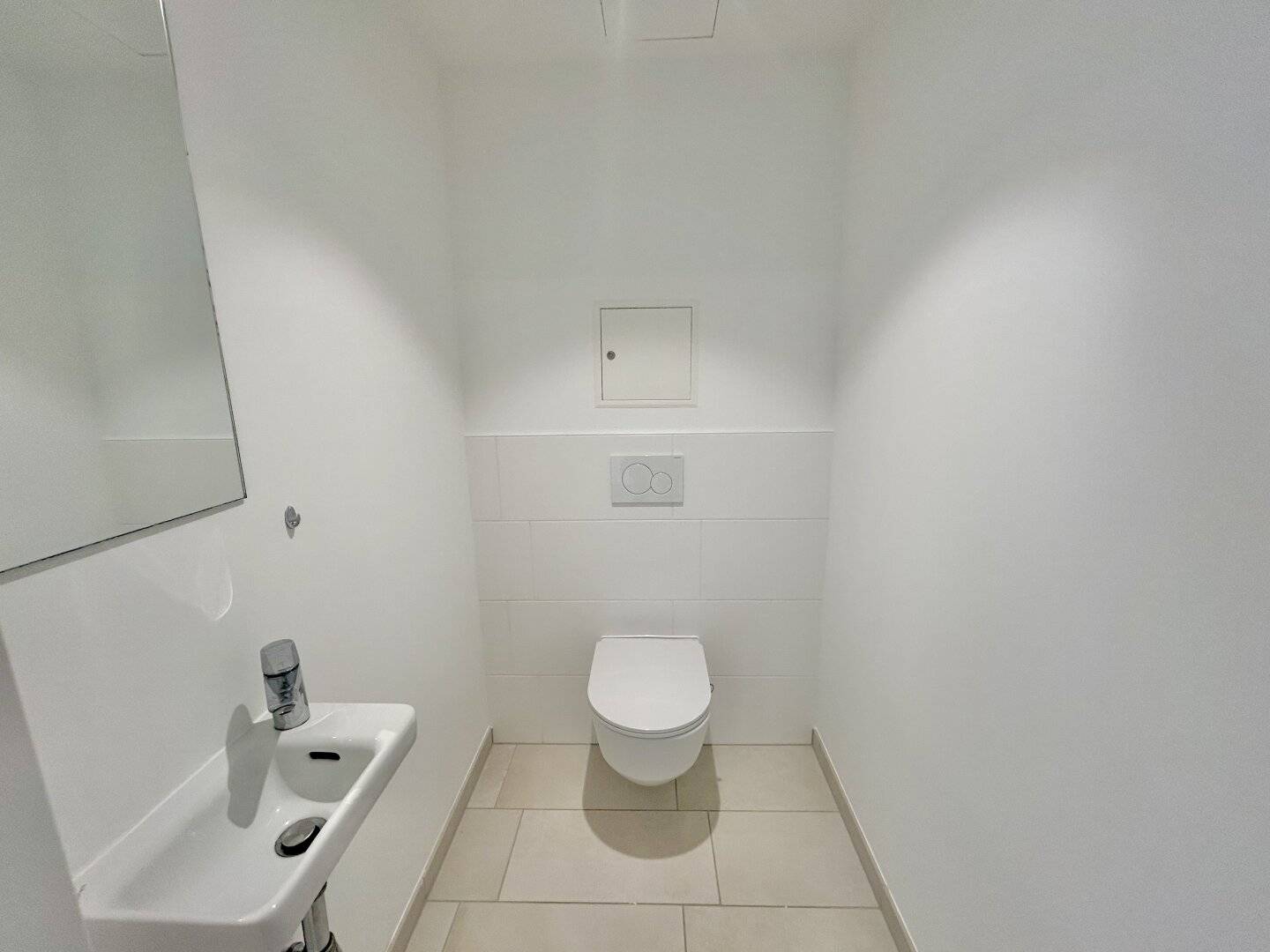 THE METROPOLITAN - south-facing 2-room apartment on the 19th floor - available immediately!