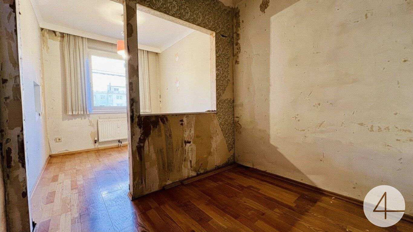digital offer procedure, 300m to U1, 4-room apartment, development potential, 16 minutes to Stephansplatz, top infrastructure