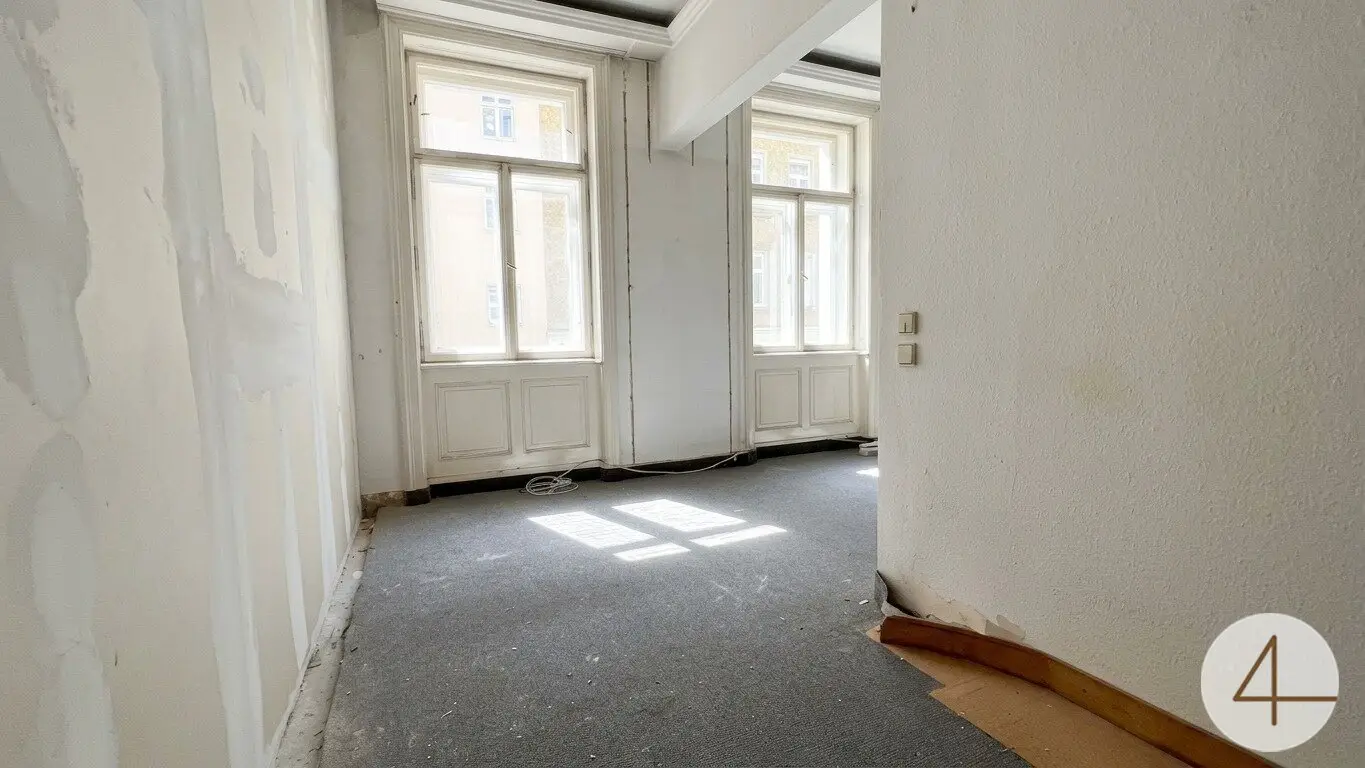 U4 around the corner - renovation-needed 3-room period apartment in Alsergrund - side street quiet location