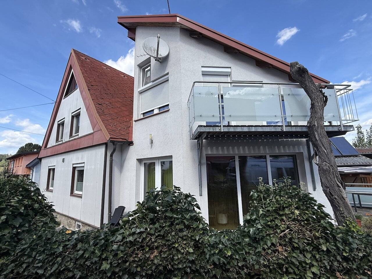 Spacious single family house with garden, garage and 9 rooms in the district capital Freistadt
