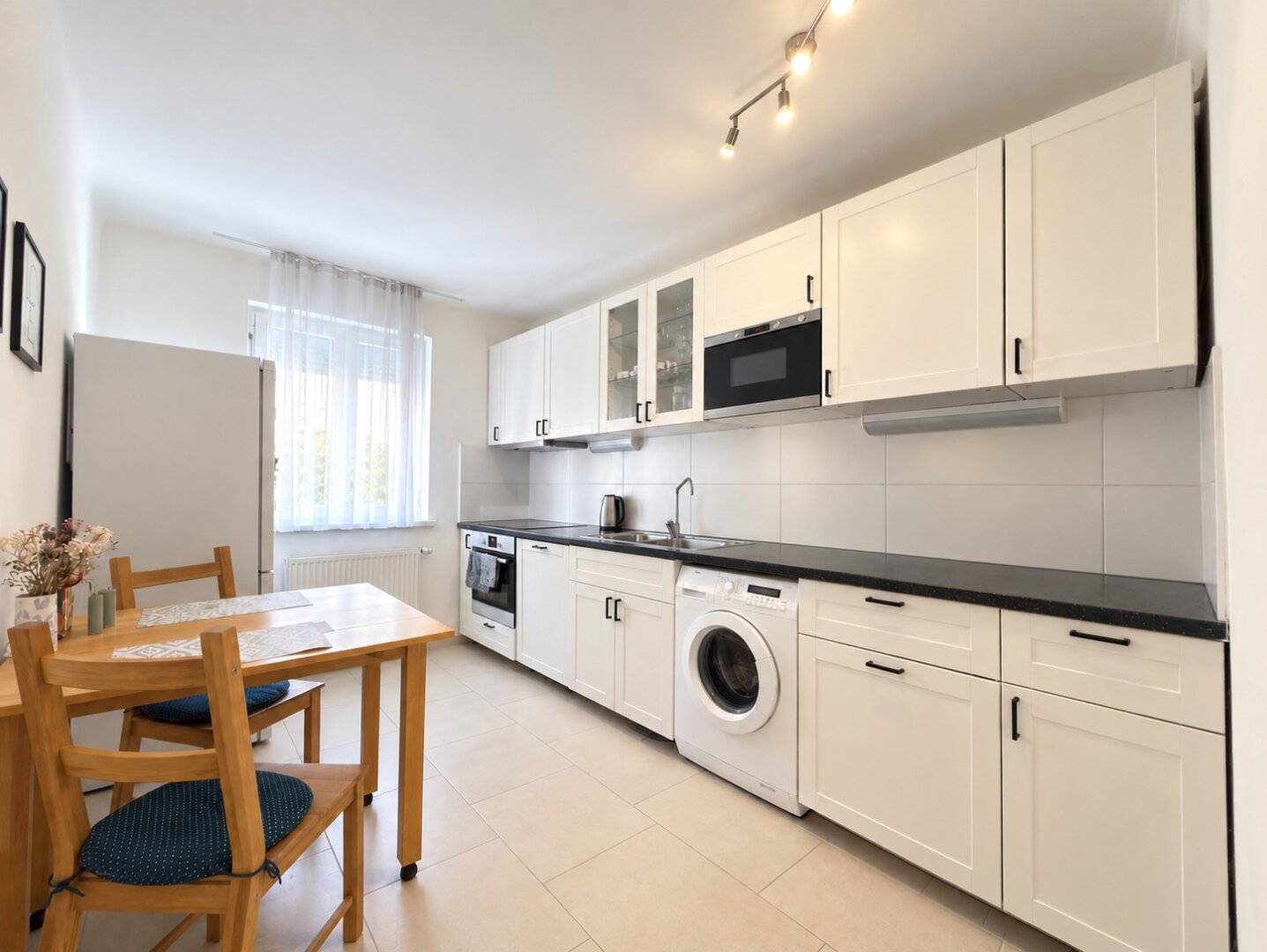 3-room apartment with 12 m² west balcony | U4 Ober St. Veit | Fully furnished | Ready to move in