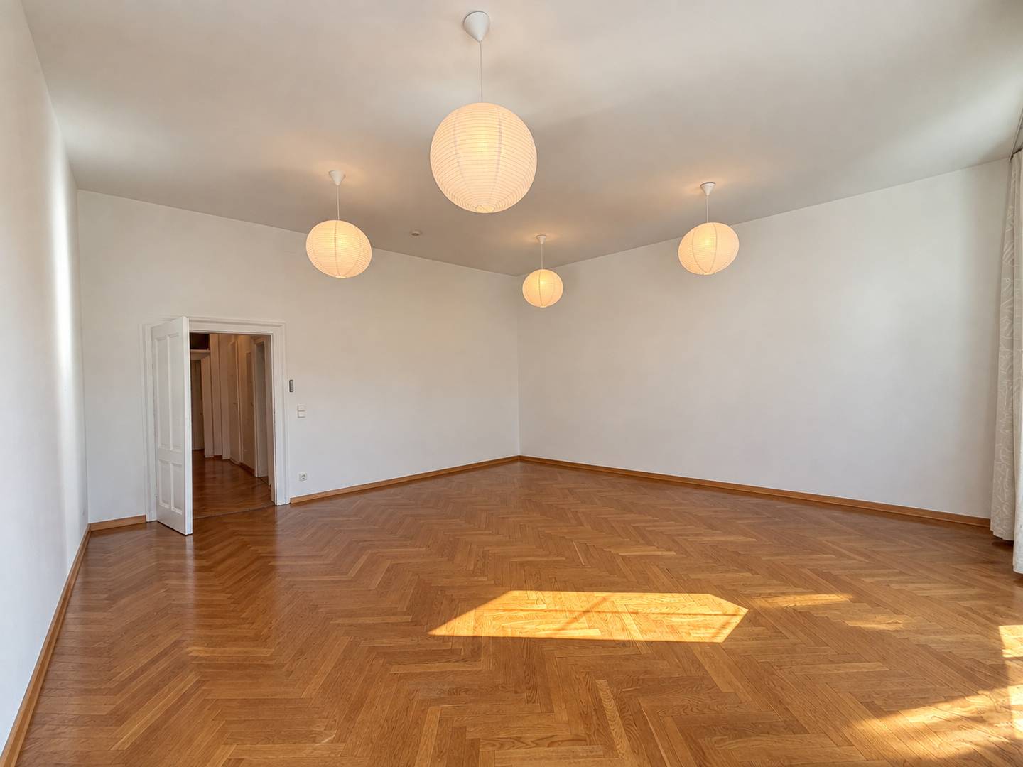 Altbauwohnung with protected loggia near Hofgarten