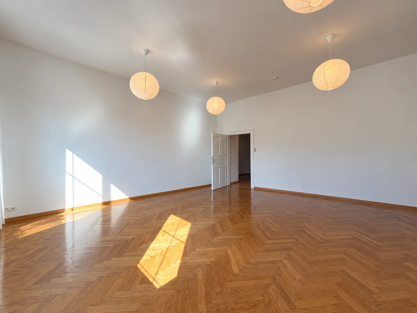 Altbauwohnung with protected loggia near Hofgarten