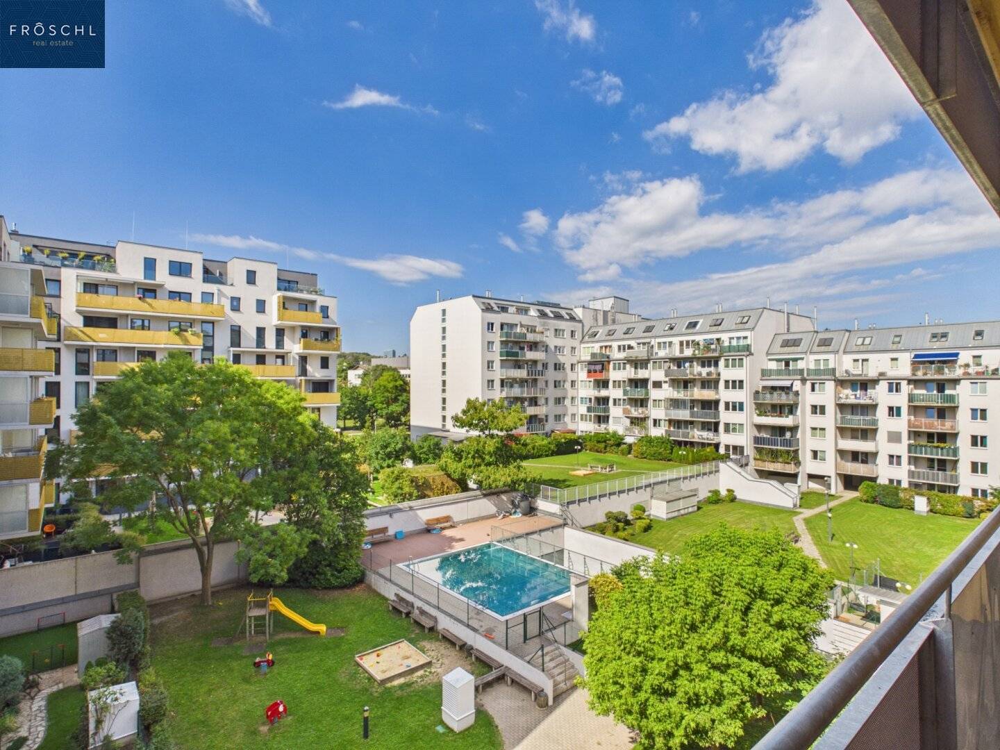 Bright studio apartment with loggia garage parking space and swimming pool