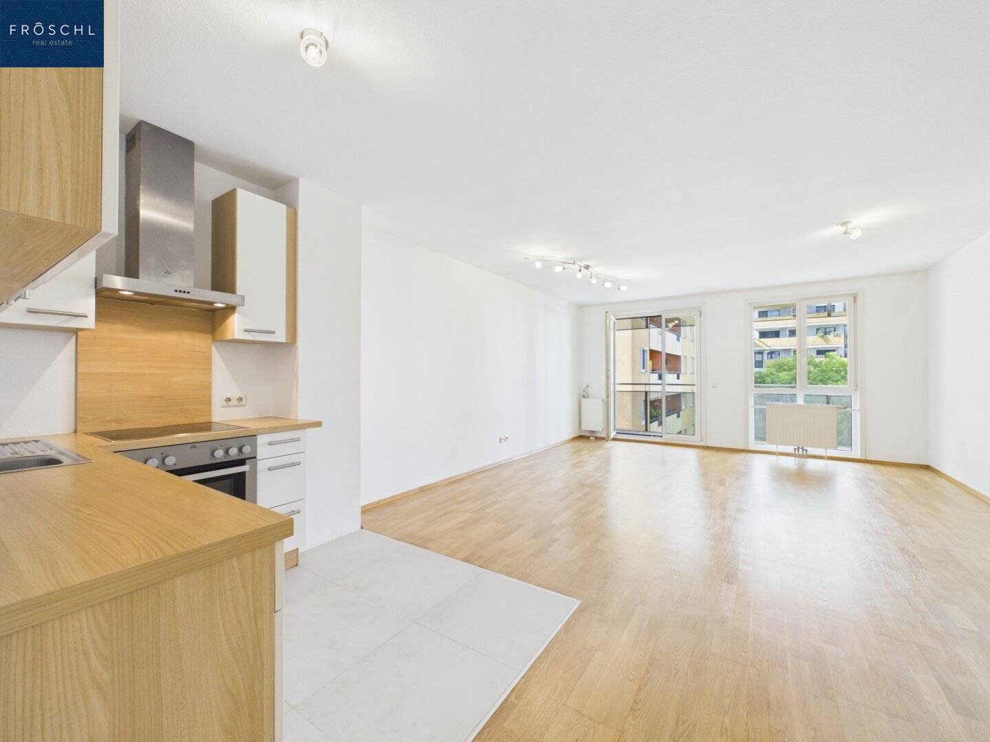 Bright studio apartment with loggia garage parking space and swimming pool