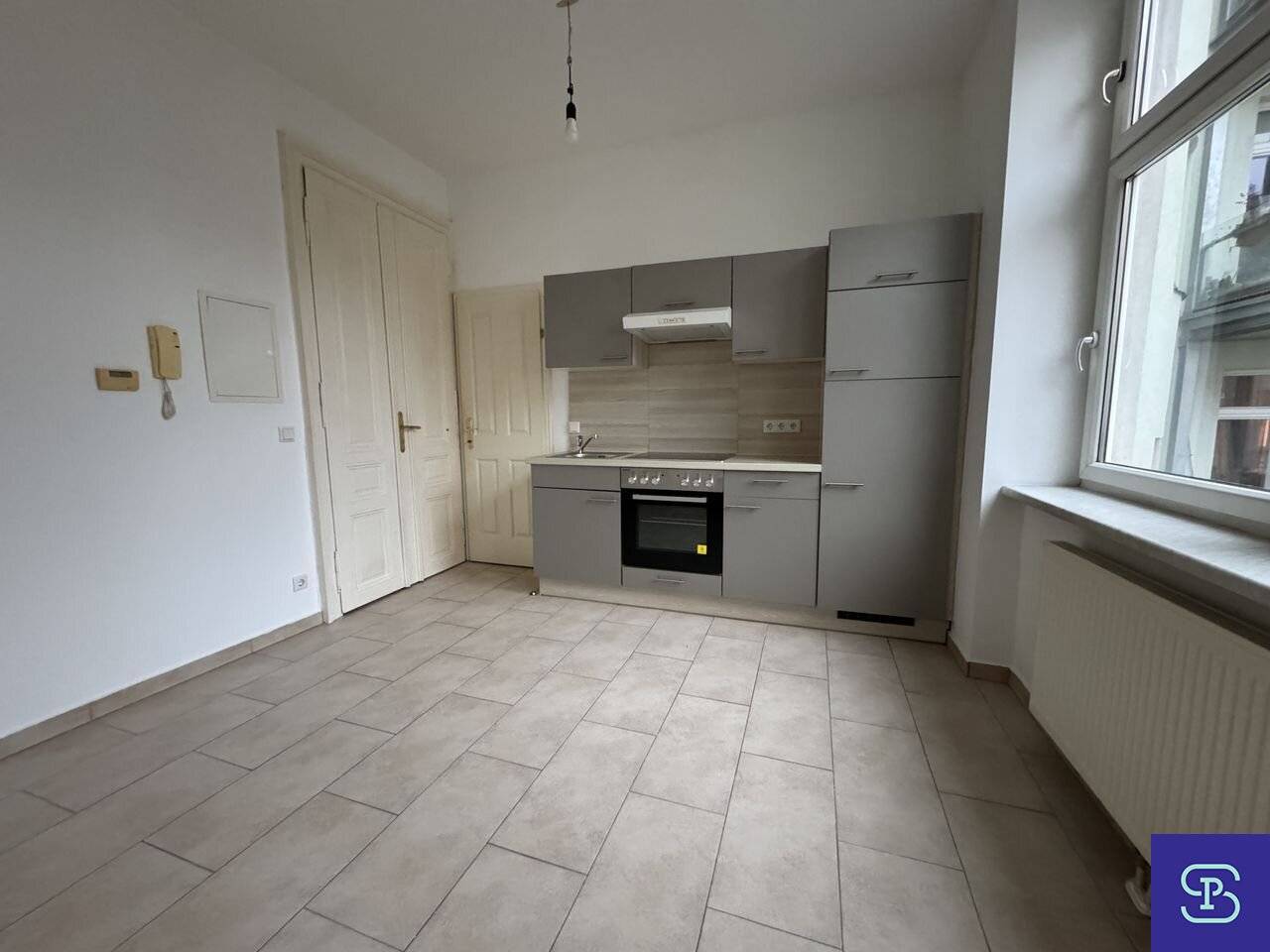 Commission-free: Courtyard-facing 17 m² mini studio with fitted kitchen - 1150 Vienna