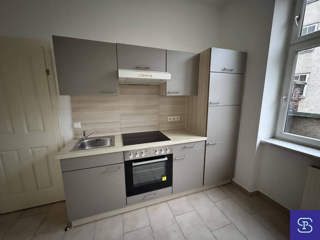 Commission-free: Courtyard-facing 17 m² mini studio with fitted kitchen - 1150 Vienna