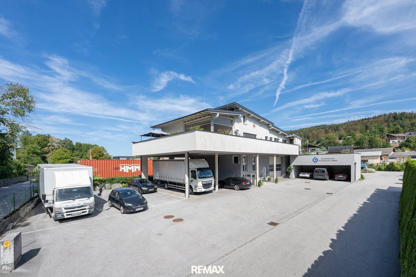 Commercial property with penthouse, hall spaces and large outdoor area