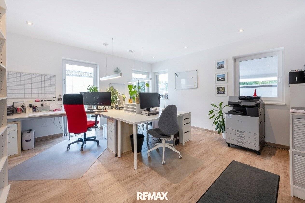 Commercial property with penthouse, hall spaces and large outdoor area