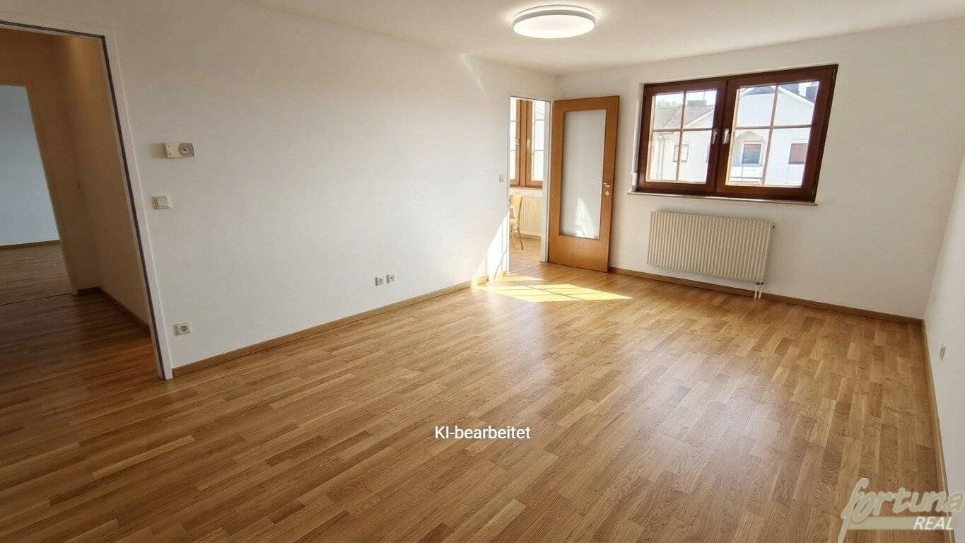 Spacious 4-room condominium with large cellar and private parking space