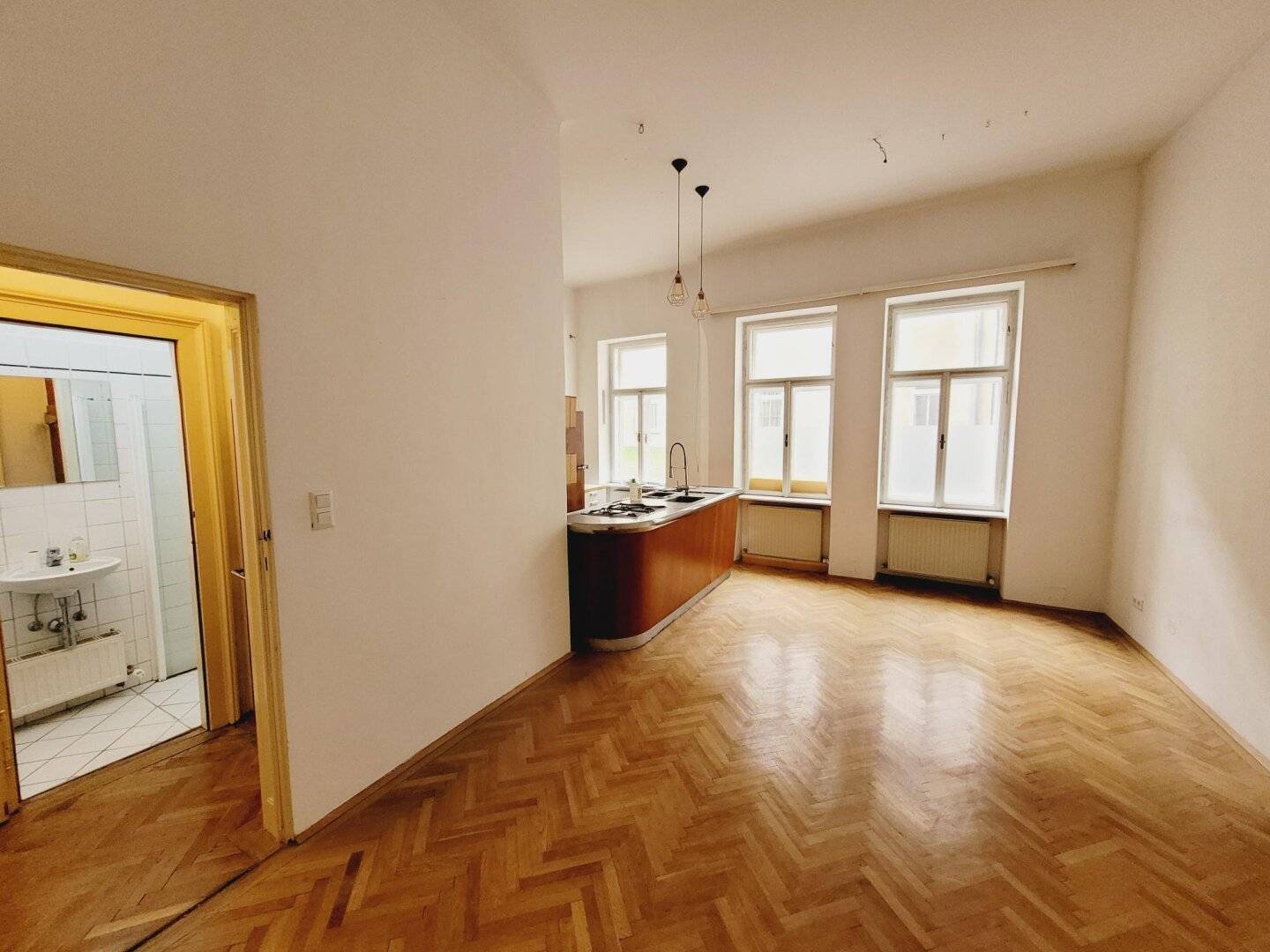 Neustiftgasse: 3-room terrace apartment in quiet courtyard location