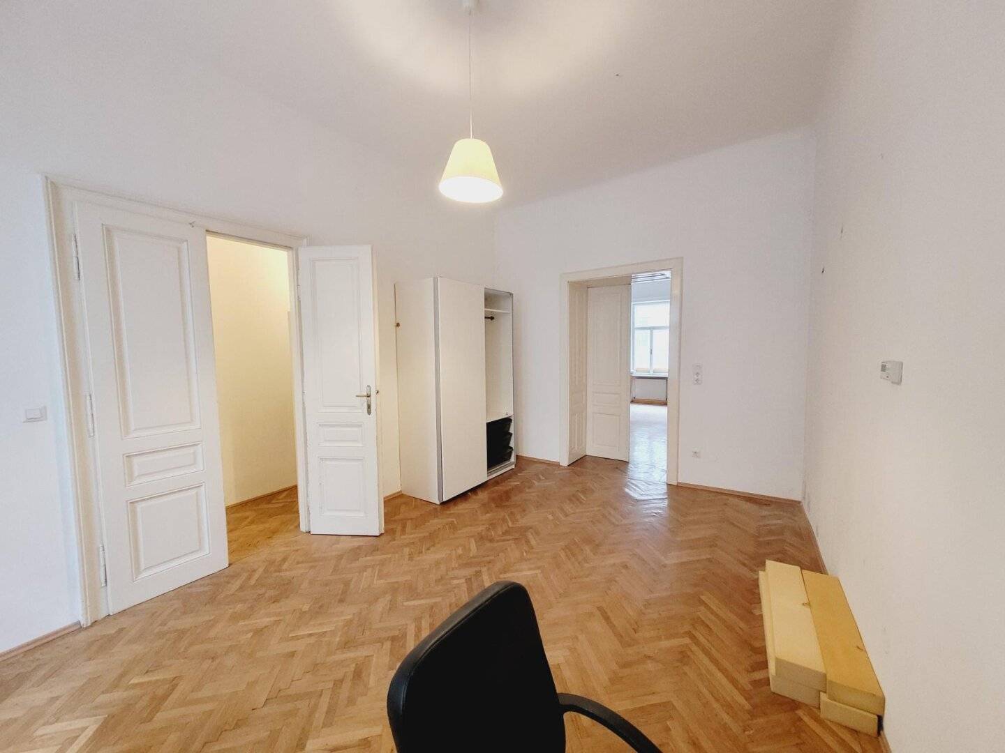 Neustiftgasse: 3-room terrace apartment in quiet courtyard location