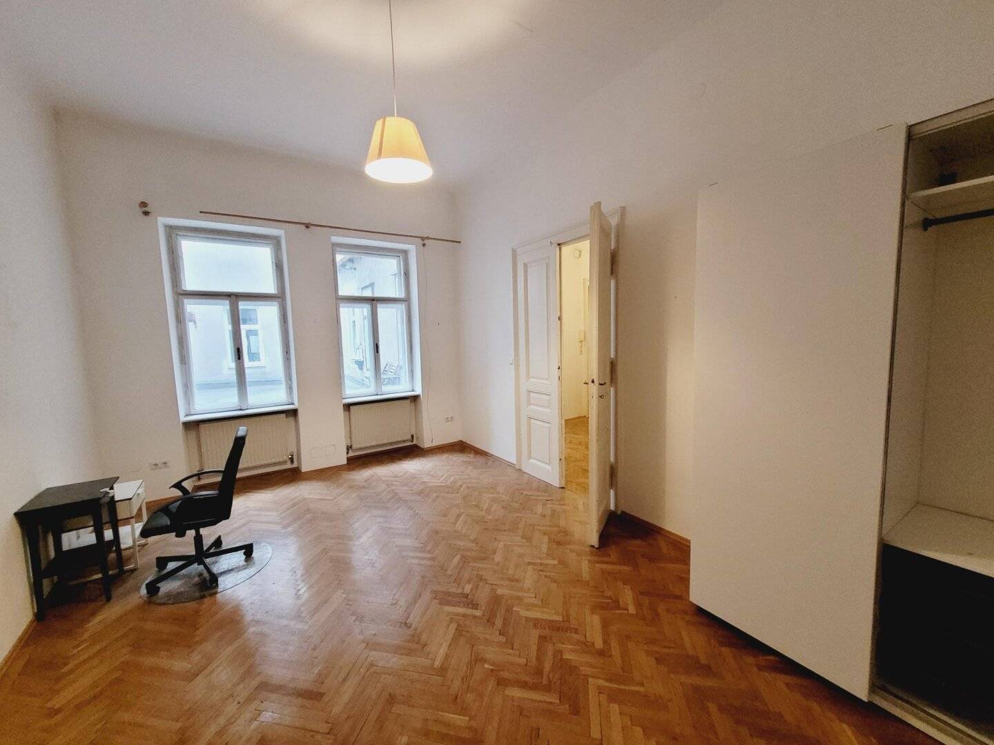 Neustiftgasse: 3-room terrace apartment in quiet courtyard location