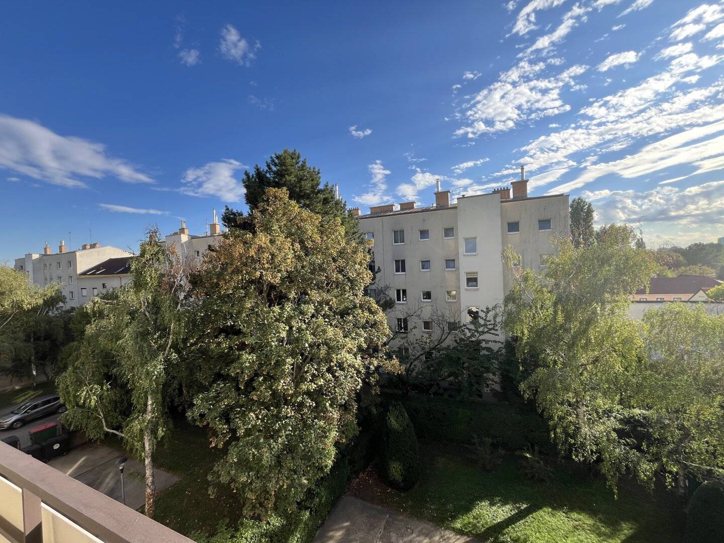 Spacious family apartment with loggia near the Old Danube