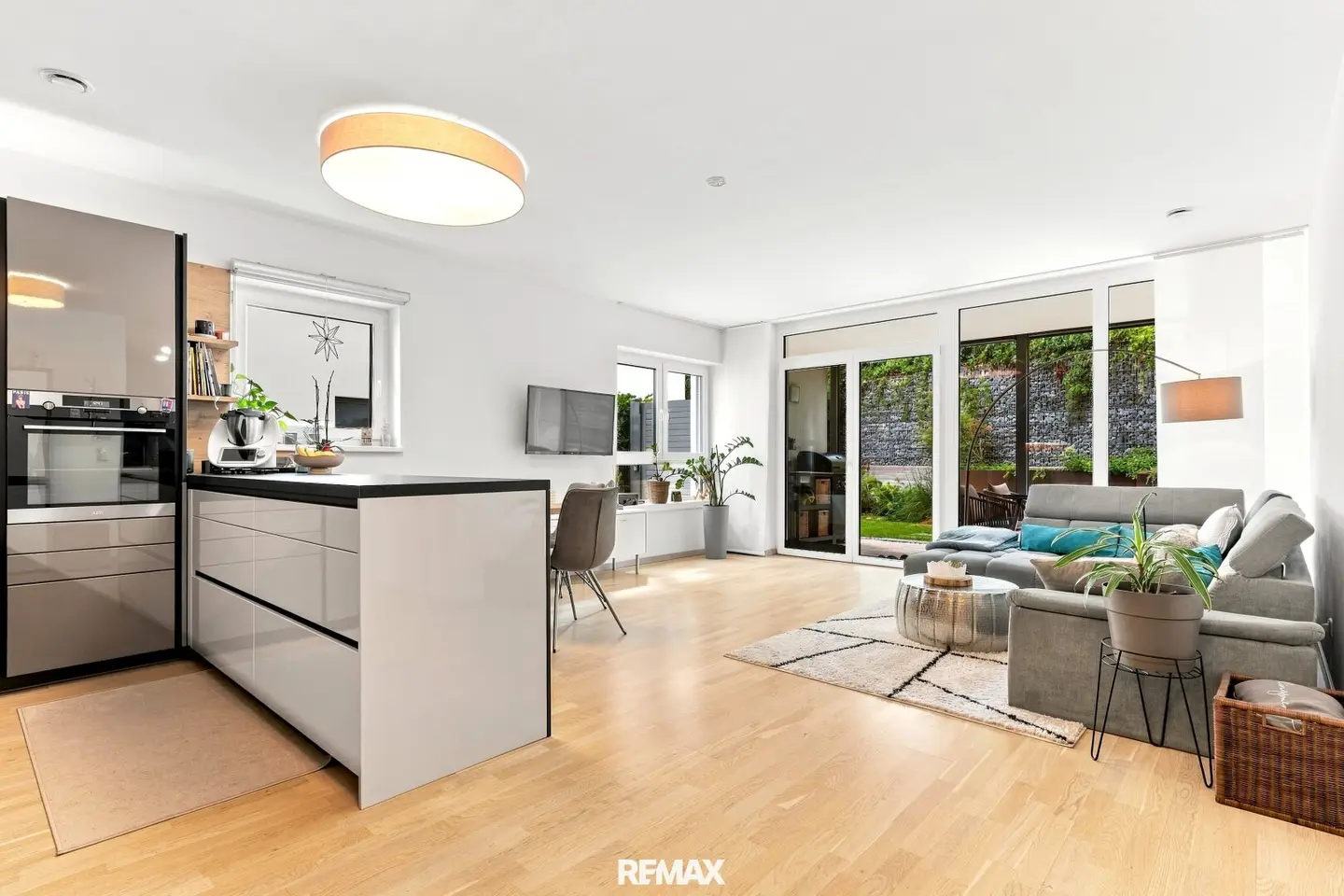 Wohnen mit Garten und kurzen Wegen – barrierefreie 3-Zimmer-Wohnung nahe dem Stadtplatz