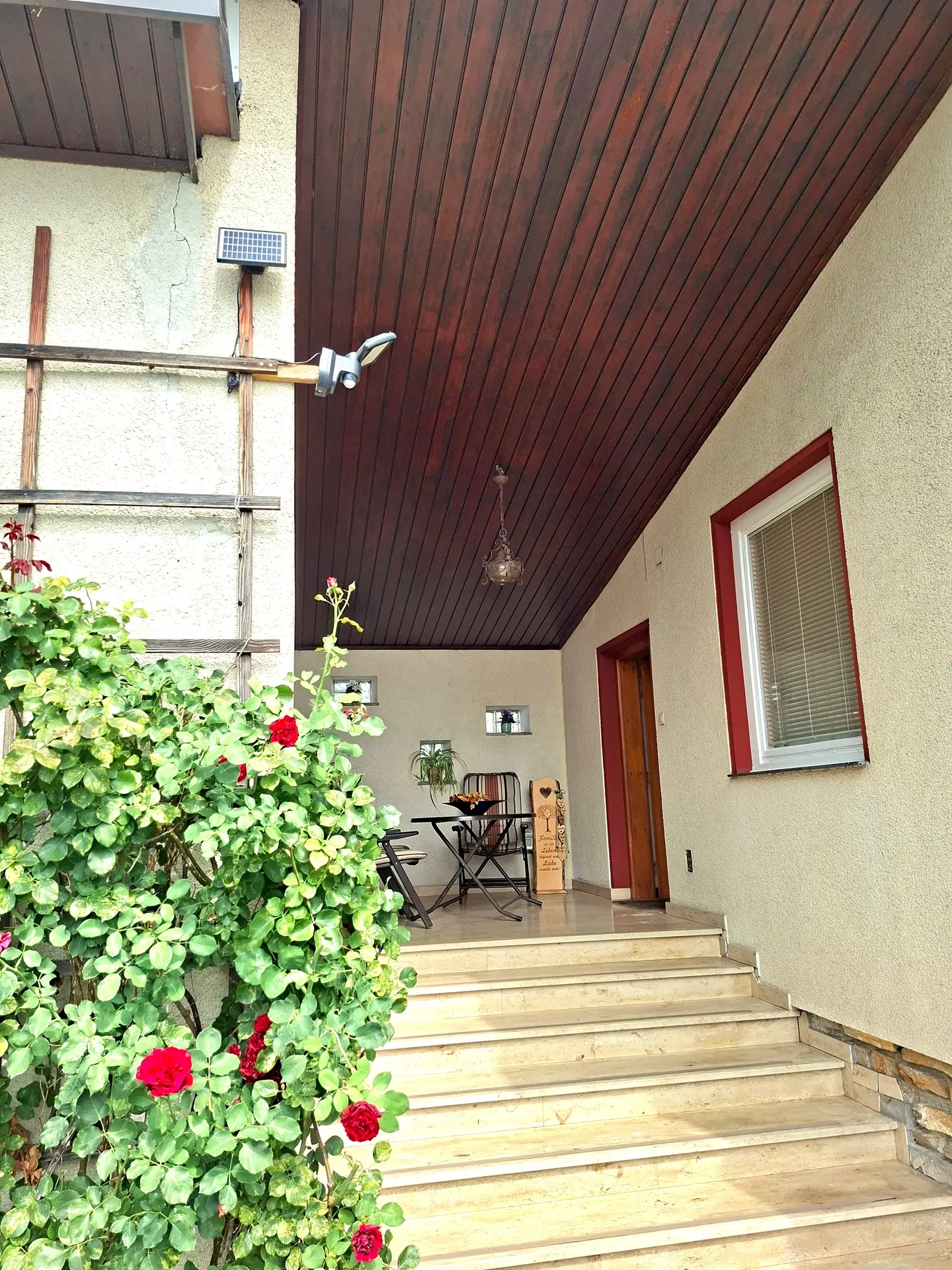 Gepflegtes Stadthaus mit Garage und kleinem Garten Wohnung