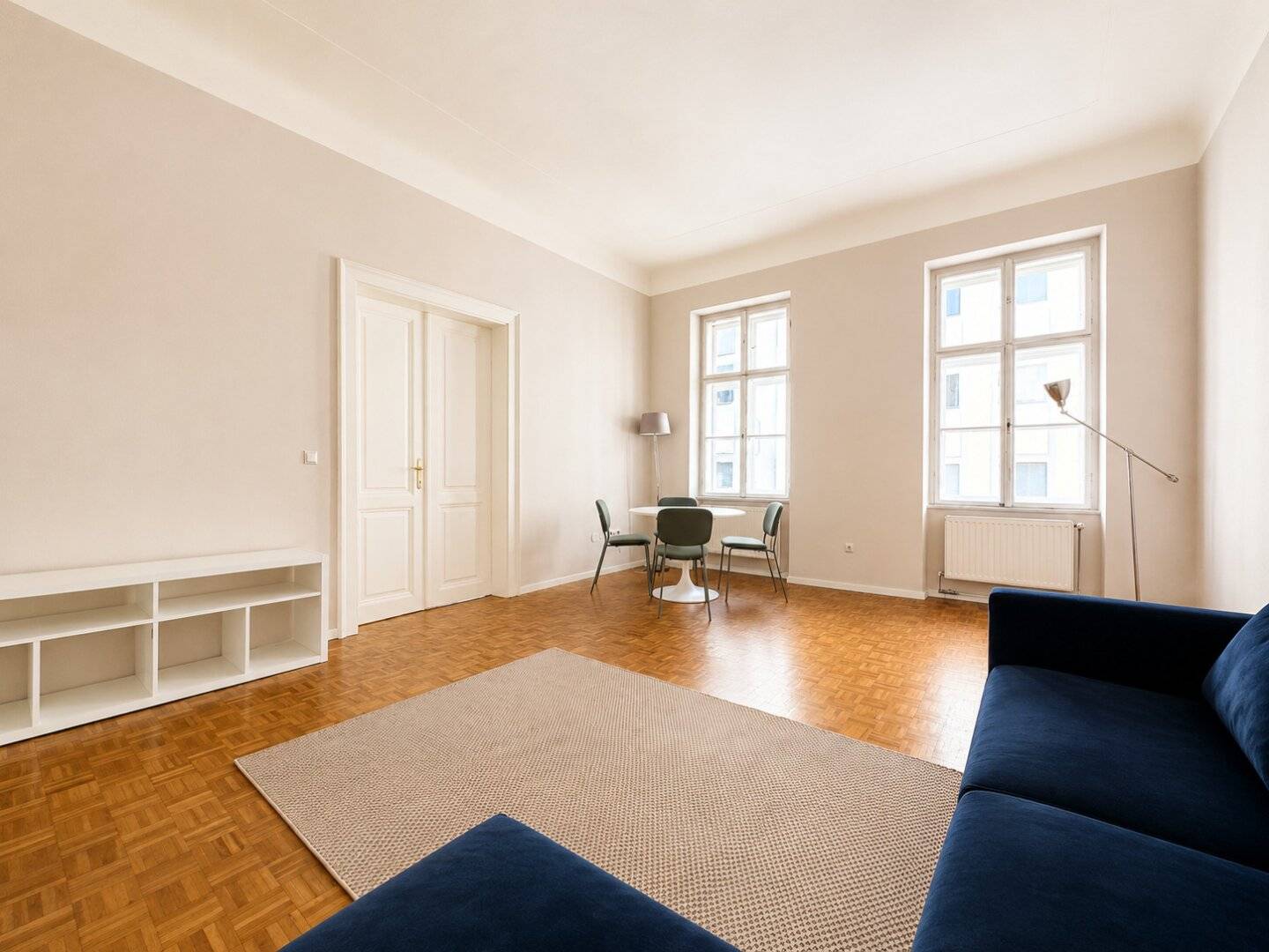 Spacious 3.5-room apartment seeks flatshare residents with garage and fitted kitchen in the heart of 1090 Vienna