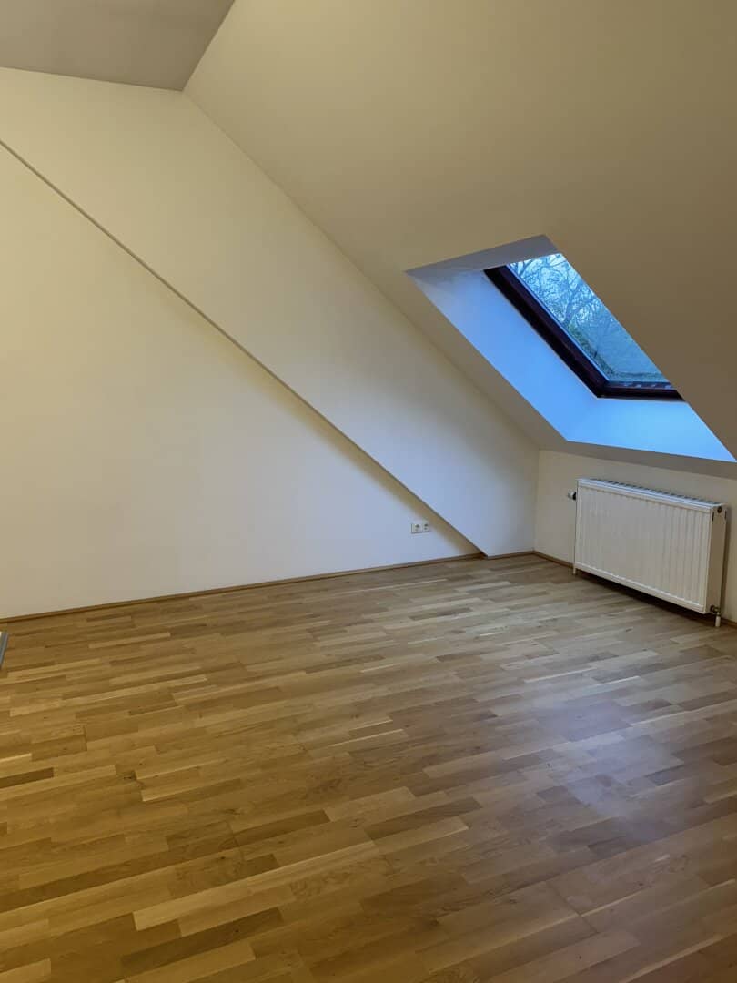 Sunny apartment near the station and the center only 16 min by S-Bahn to U6 Wien Meidling