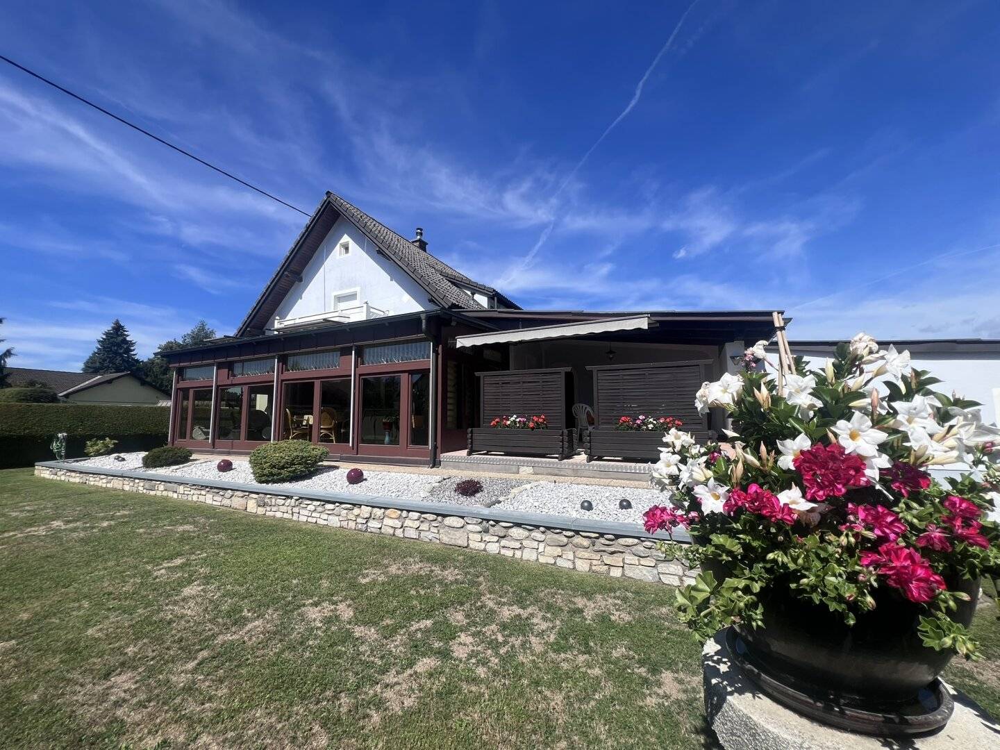well maintained single family house with winter garden, terrace and garage in popular location of Hetzendorf