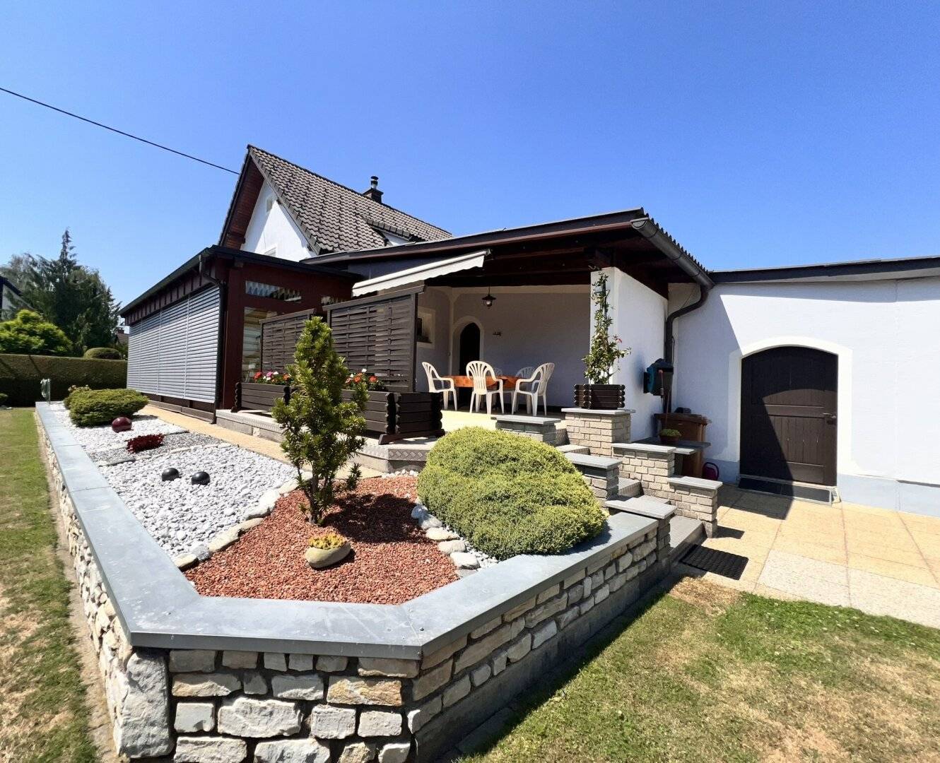 well maintained single family house with winter garden, terrace and garage in popular location of Hetzendorf
