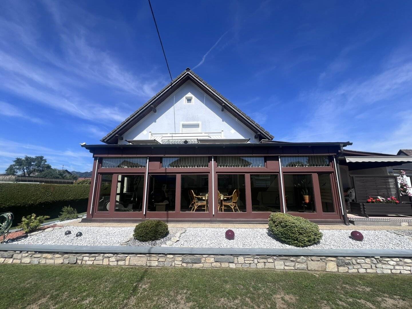 well maintained single family house with winter garden, terrace and garage in popular location of Hetzendorf